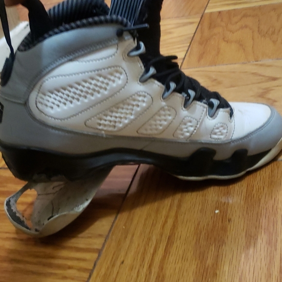 Nike Air Jordan | Retro 9 - Picture 5 of 16
